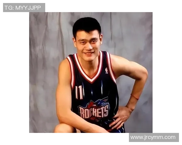 姚明球场外的故事与回忆:见证篮球传奇与城市文化交融的瞬间 姚明球场外的故事与回忆:见证篮球传奇与城市文化交融的瞬间