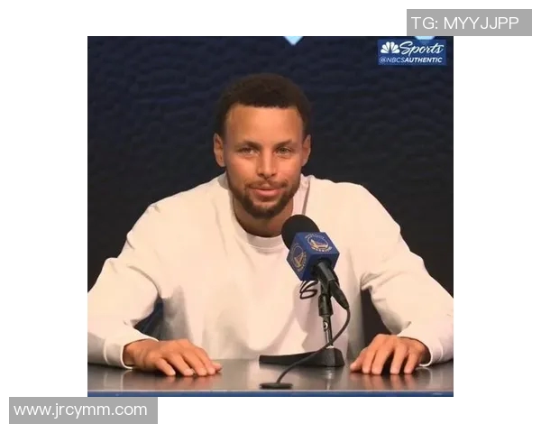 库里接受采访谈及新赛季目标:为球队再次夺得总冠军努力 库里接受采访谈及新赛季目标:为球队再次夺得总冠军努力