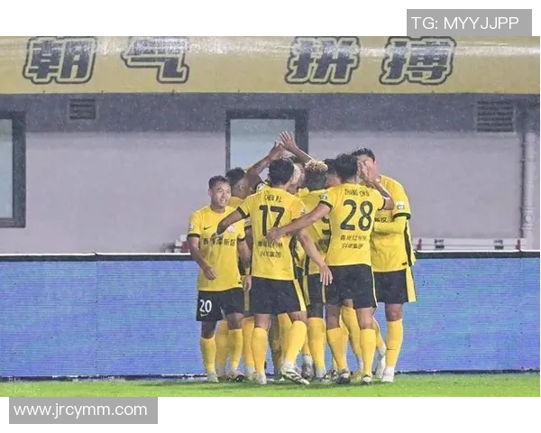 恒大不敌上港，中超榜首之争再次激烈，球迷热议比赛结果